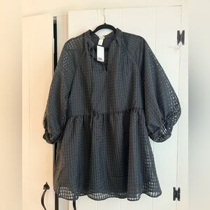 NWT H&M short polyester patterned dress. Navy blue size small. Never worn.